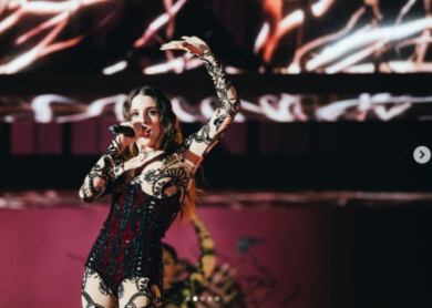 Perseguitava da mesi Angelina Mango e la madre, arrestato lo stalker 49enne