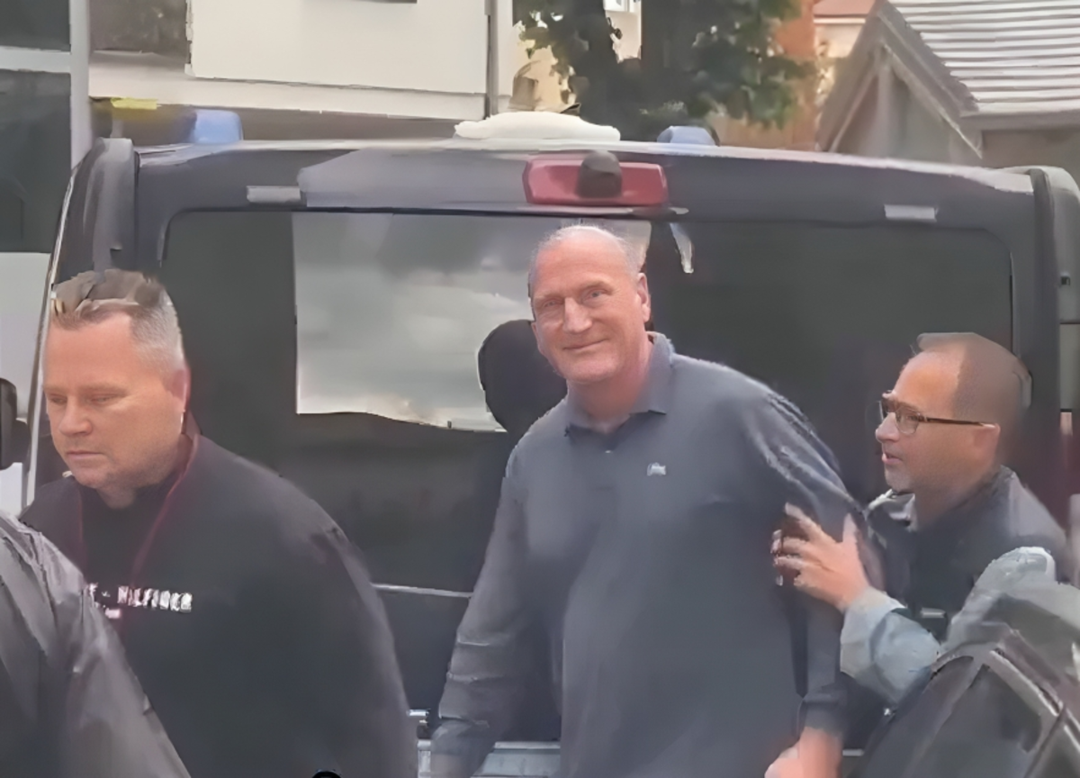 Chico Forti a casa della madre, l’abbraccio dopo 16 anni: “Abbiamo pianto” Chico Forti a casa della madre, l’abbraccio dopo 16 anni: “Abbiamo pianto”