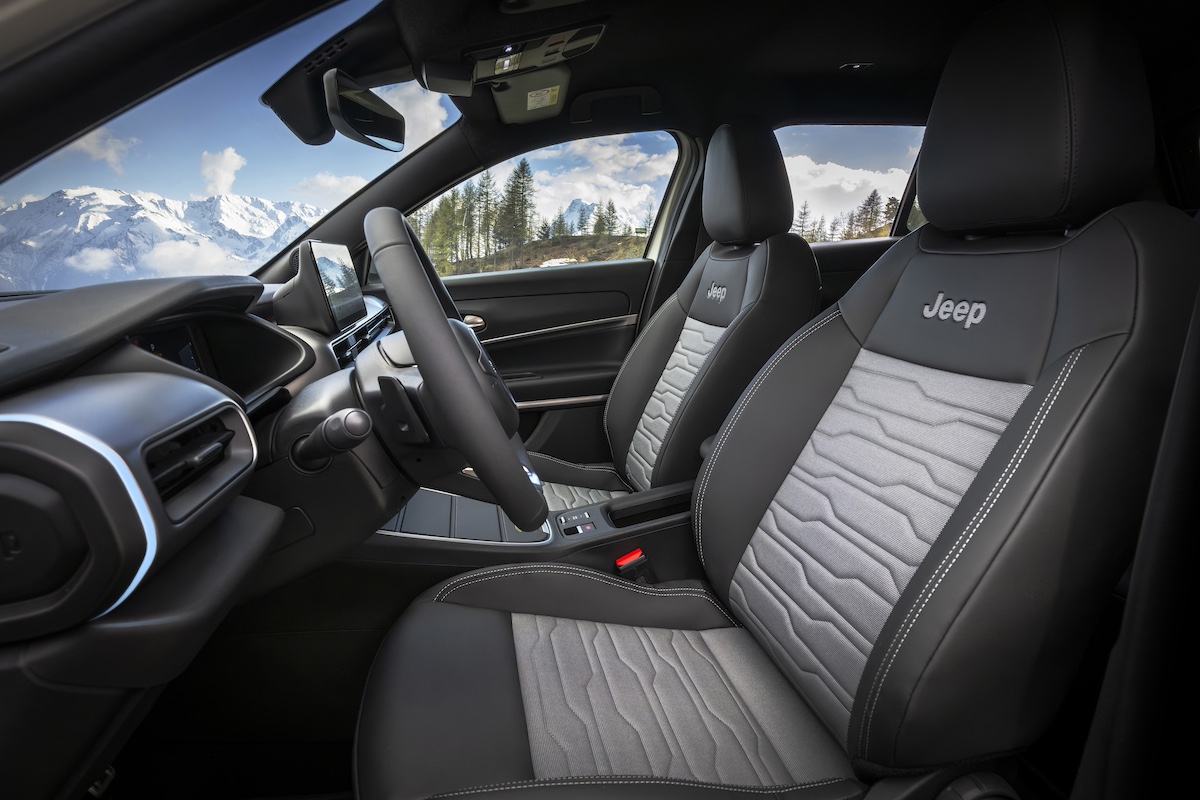 Jeep svela Avenger 4xe a trazione integrale, avventura e innovazione nel B-SUV