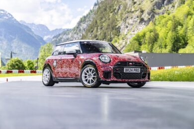 La Nuova MINI John Cooper debutta alle 24 ore del Nürburgring