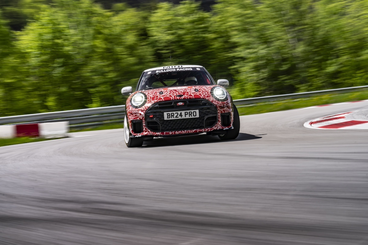 La Nuova MINI John Cooper debutta alle 24 ore del Nürburgring