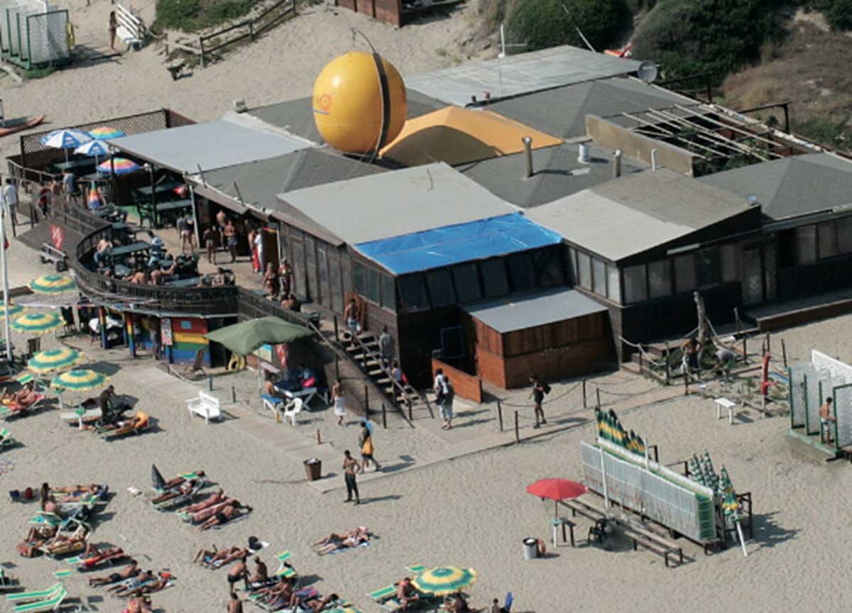 Ostia, assegnati i chioschi. Chiude l’oasi naturista: ha perso il ricorso Ostia, assegnati i chioschi. Chiude l’oasi naturista: ha perso il ricorso