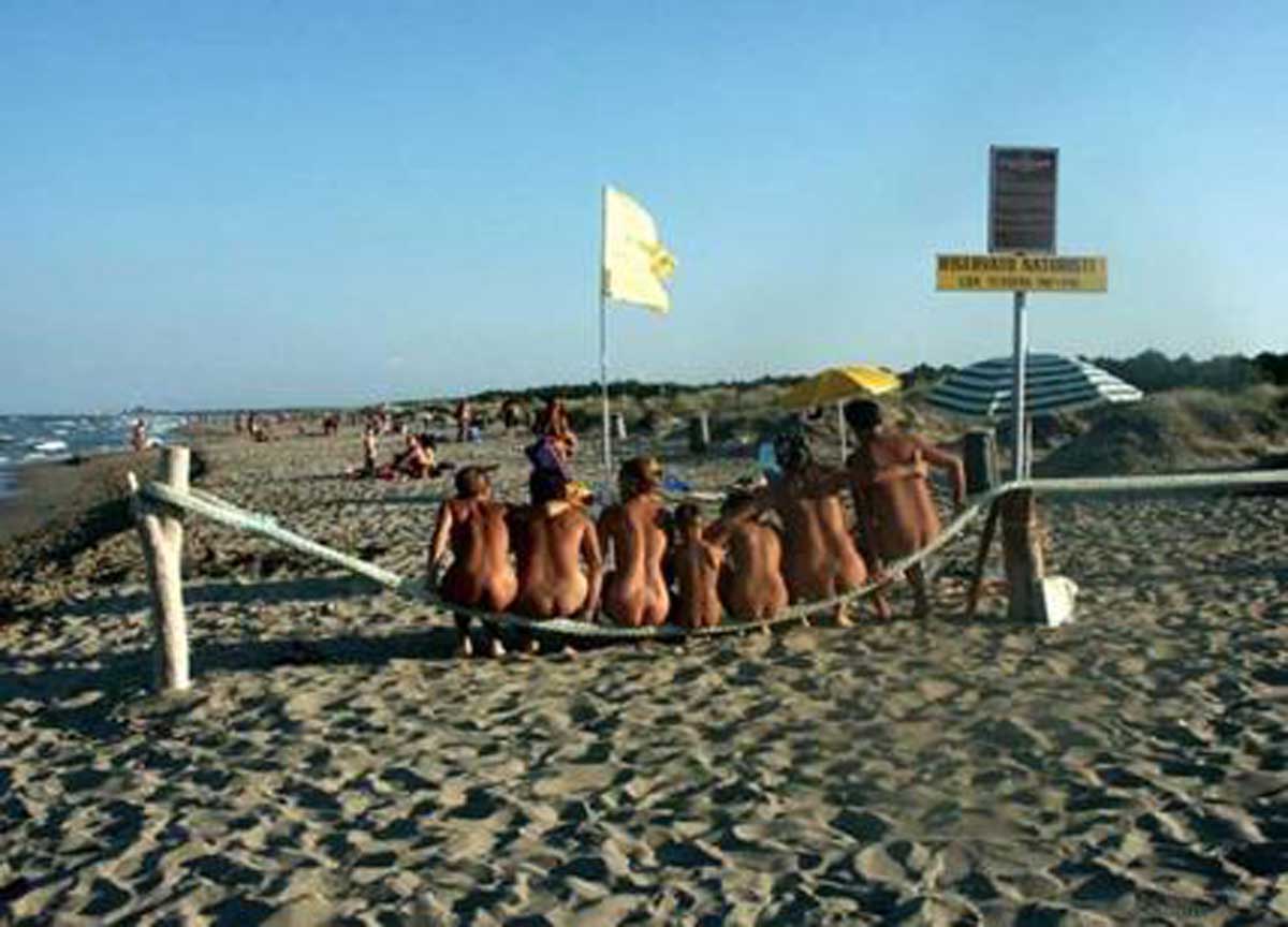 Ostia, assegnati i chioschi. Chiude l’oasi naturista: ha perso il ricorso Ostia, assegnati i chioschi. Chiude l’oasi naturista: ha perso il ricorso