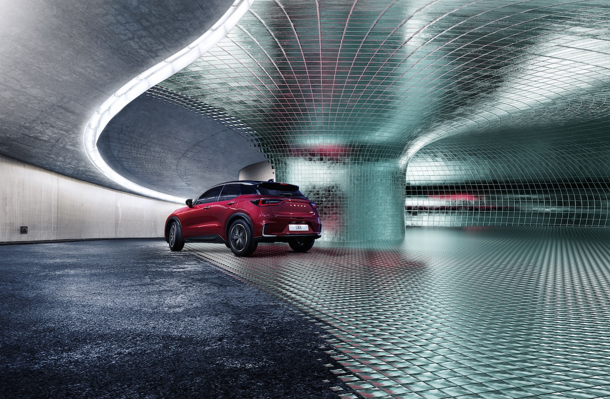Lexus: tre artisti creano opere digitali per il lancio della nuova LBX Lexus: tre artisti creano opere digitali per il lancio della nuova LBX