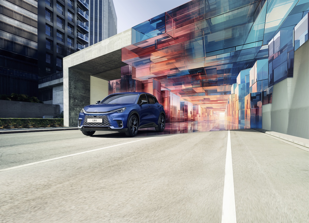 Lexus: tre artisti creano opere digitali per il lancio della nuova LBX Lexus: tre artisti creano opere digitali per il lancio della nuova LBX