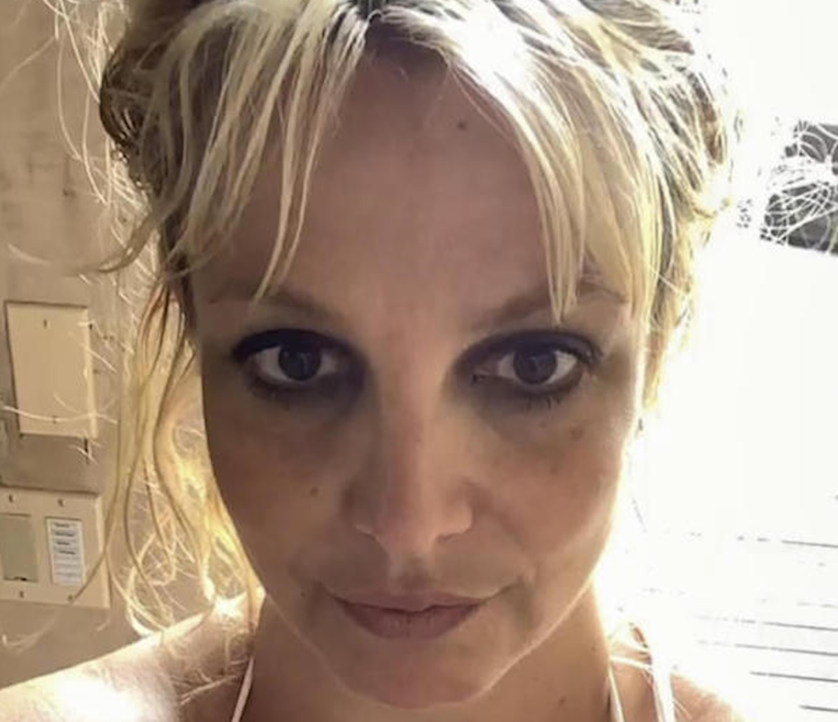 Britney Spears, ennesima crisi: “Scatti d’ira che sfociano in violenza fisica” Britney Spears, ennesima crisi: “Scatti d’ira che sfociano in violenza fisica”