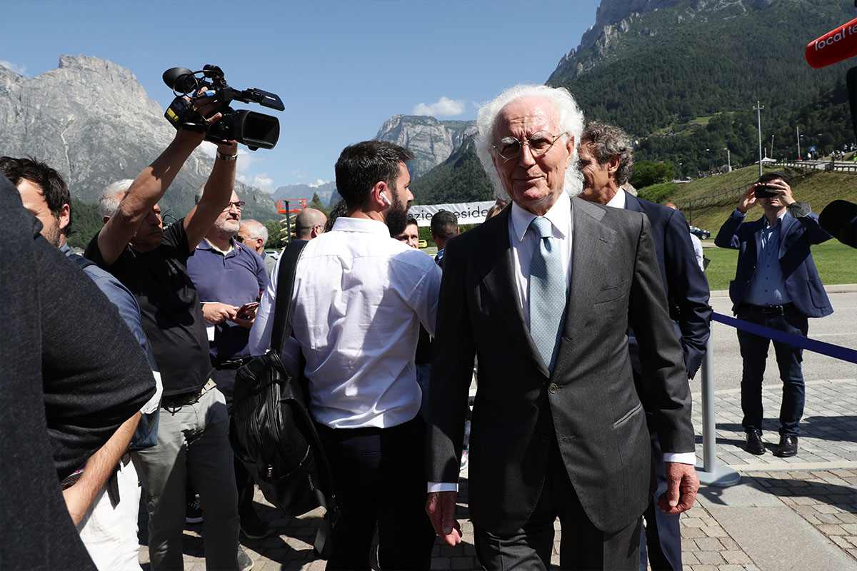 Benetton lascia: “Mi hanno tradito, c’è un buco da 100 mln” Benetton lascia: “Mi hanno tradito, c’è un buco da 100 mln”