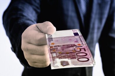 Corruzione, la moneta sovranazionale della politica