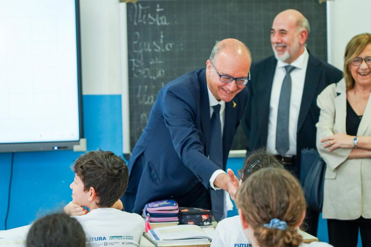 Scuola, Valditara: un piano da 220 milioni per ridurre i divari territoriali Scuola, Valditara: un piano da 220 milioni per ridurre i divari territoriali