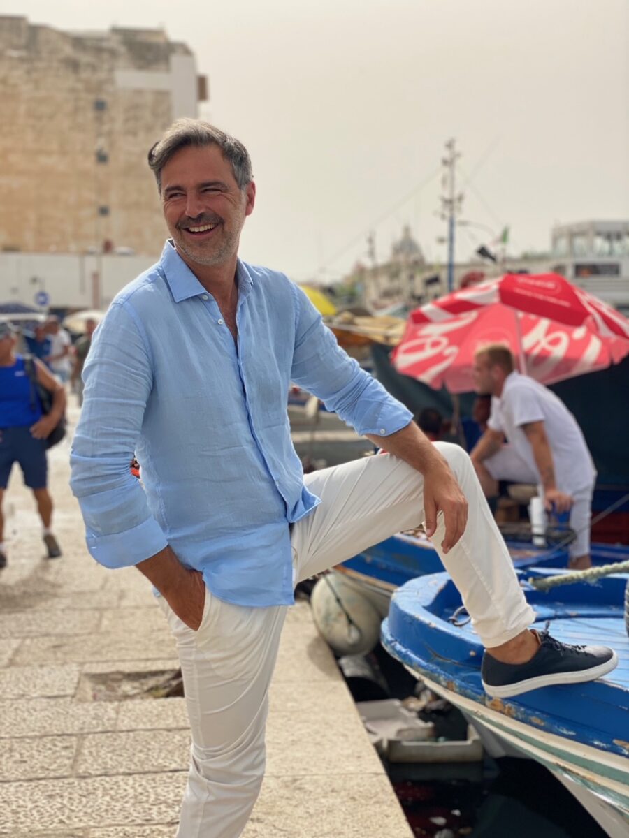 Beppe Convertini e la magia delle Coste Italiane nel suo nuovo libro