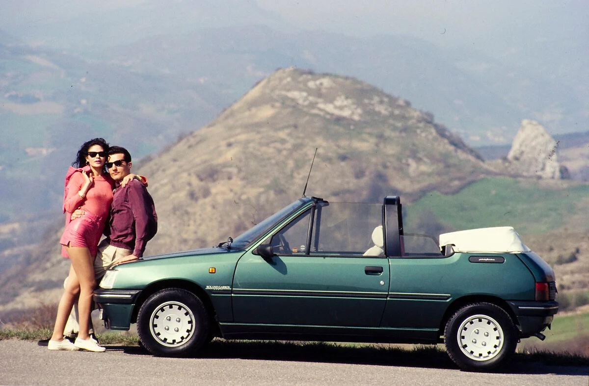 Peugeot 205: 1989 nasce l’edizione speciale Roland Garros Peugeot 205: 1989 nasce l’edizione speciale Roland Garros