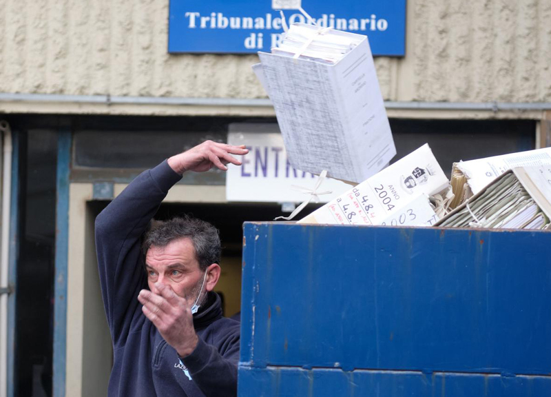 Sei anni in attesa di processo: pignorati i pc del Ministero della Giustizia Sei anni in attesa di processo: pignorati i pc del Ministero della Giustizia
