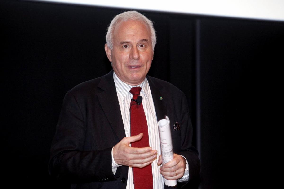 Tarquinio il Vannacci del Pd. L’idea di uscire dalla Nato imbarazza i dem