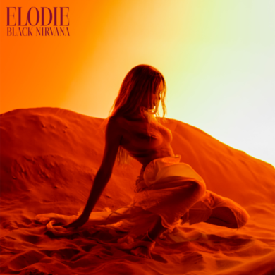 Elodie look mozzafiato, così lancia ‘Black Nirvana’ da ‘regina’ del deserto