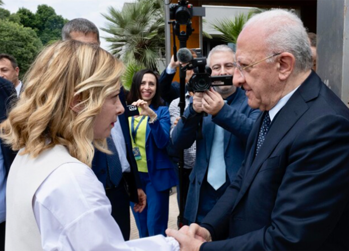 Meloni-De Luca: io sto con chi punisce i bulletti, non con i bulletti Meloni-De Luca: io sto con chi punisce i bulletti, non con i bulletti