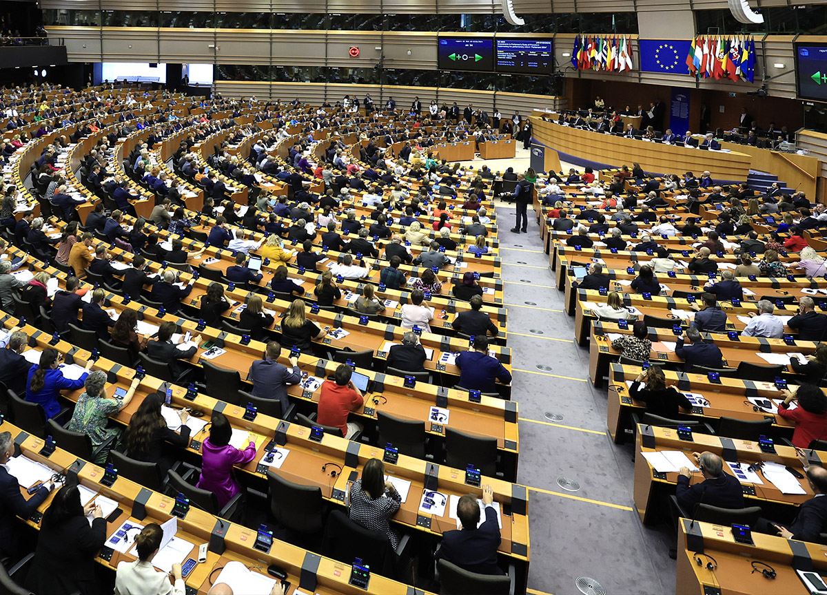 Russiagate a Bruxelles e Strasburgo: perquisiti gli uffici del Parlamento Ue Russiagate a Bruxelles e Strasburgo: perquisiti gli uffici del Parlamento Ue