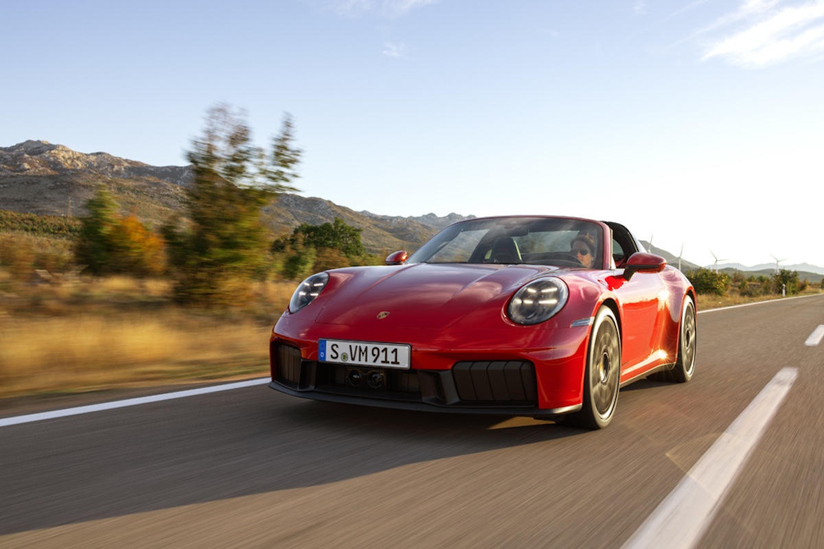Porsche presenta le nuove 911 Carrera GTS e 911 Carrera con il T-Hybrid Porsche presenta le nuove 911 Carrera GTS e 911 Carrera con il T-Hybrid