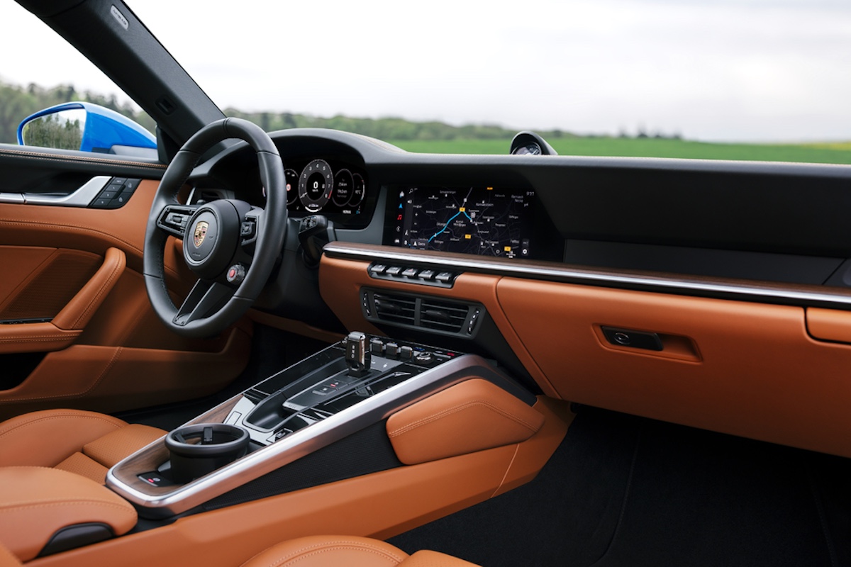 Porsche presenta le nuove 911 Carrera GTS e 911 Carrera con il T-Hybrid Porsche presenta le nuove 911 Carrera GTS e 911 Carrera con il T-Hybrid