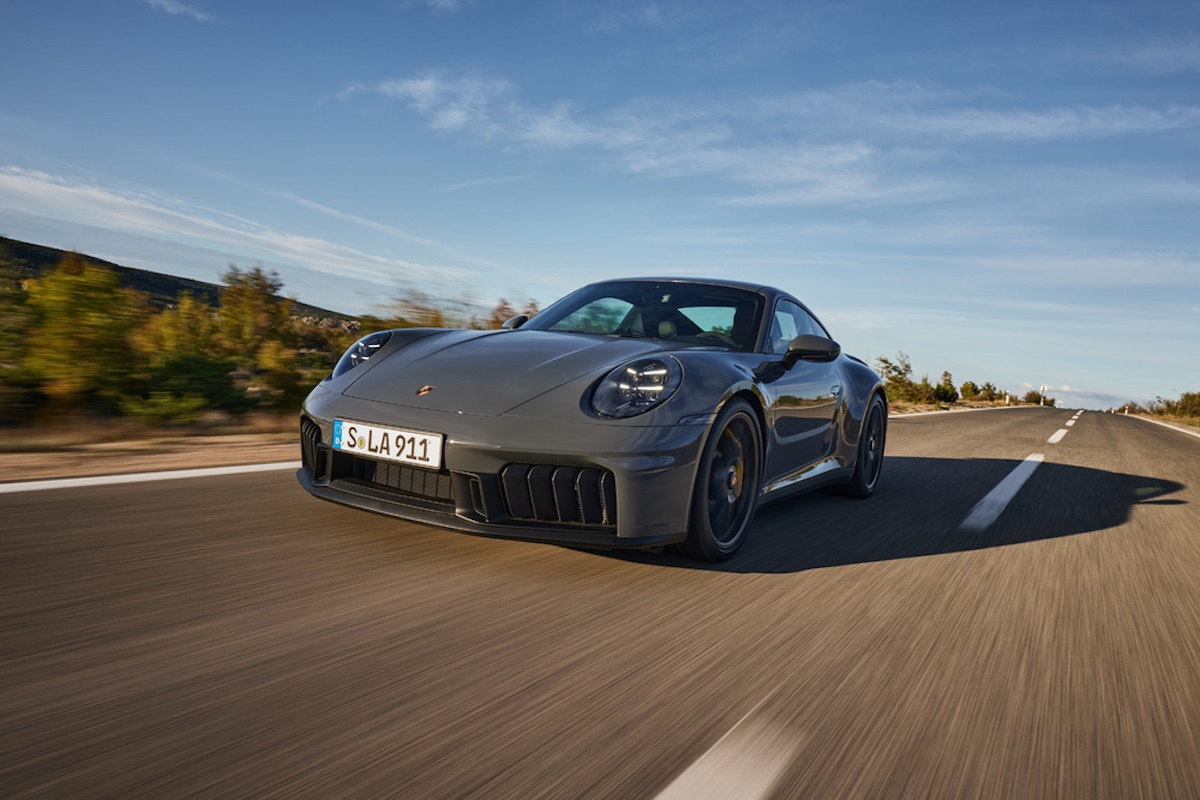 Porsche presenta le nuove 911 Carrera GTS e 911 Carrera con il T-Hybrid Porsche presenta le nuove 911 Carrera GTS e 911 Carrera con il T-Hybrid
