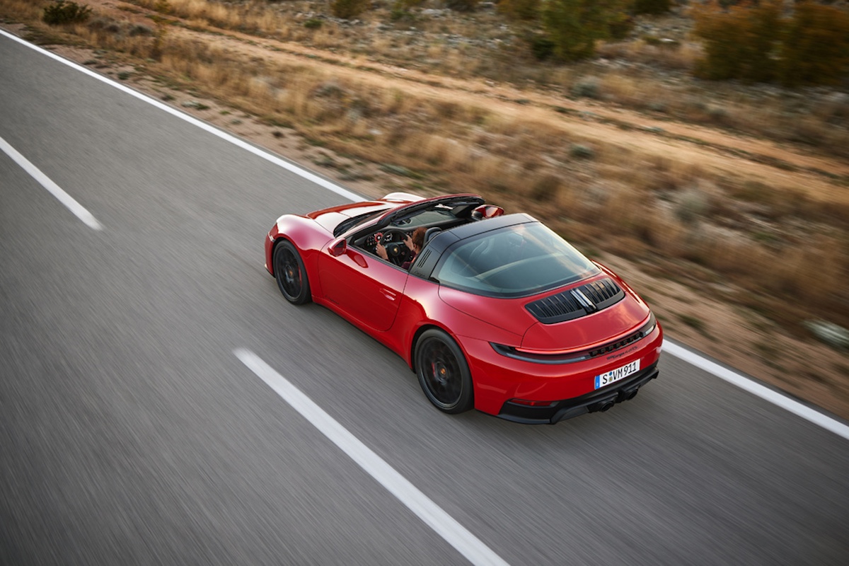 Porsche presenta le nuove 911 Carrera GTS e 911 Carrera con il T-Hybrid Porsche presenta le nuove 911 Carrera GTS e 911 Carrera con il T-Hybrid