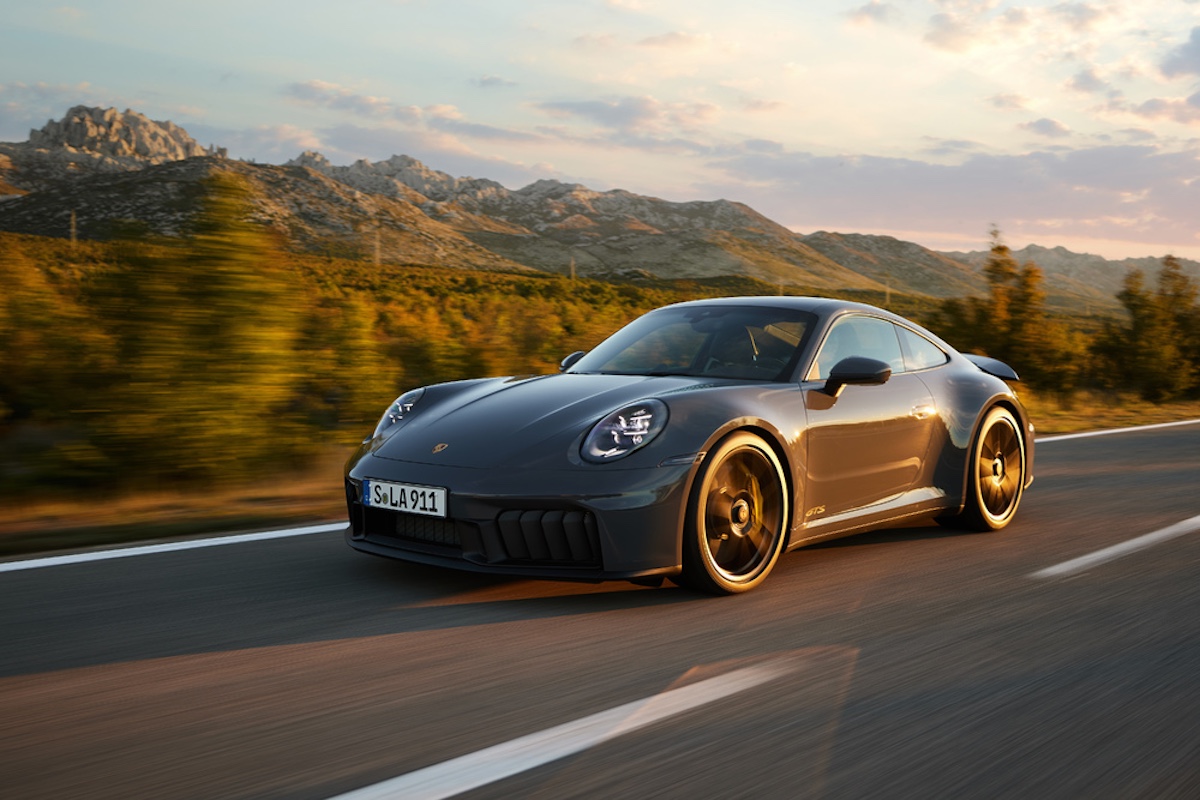 Porsche presenta le nuove 911 Carrera GTS e 911 Carrera con il T-Hybrid Porsche presenta le nuove 911 Carrera GTS e 911 Carrera con il T-Hybrid