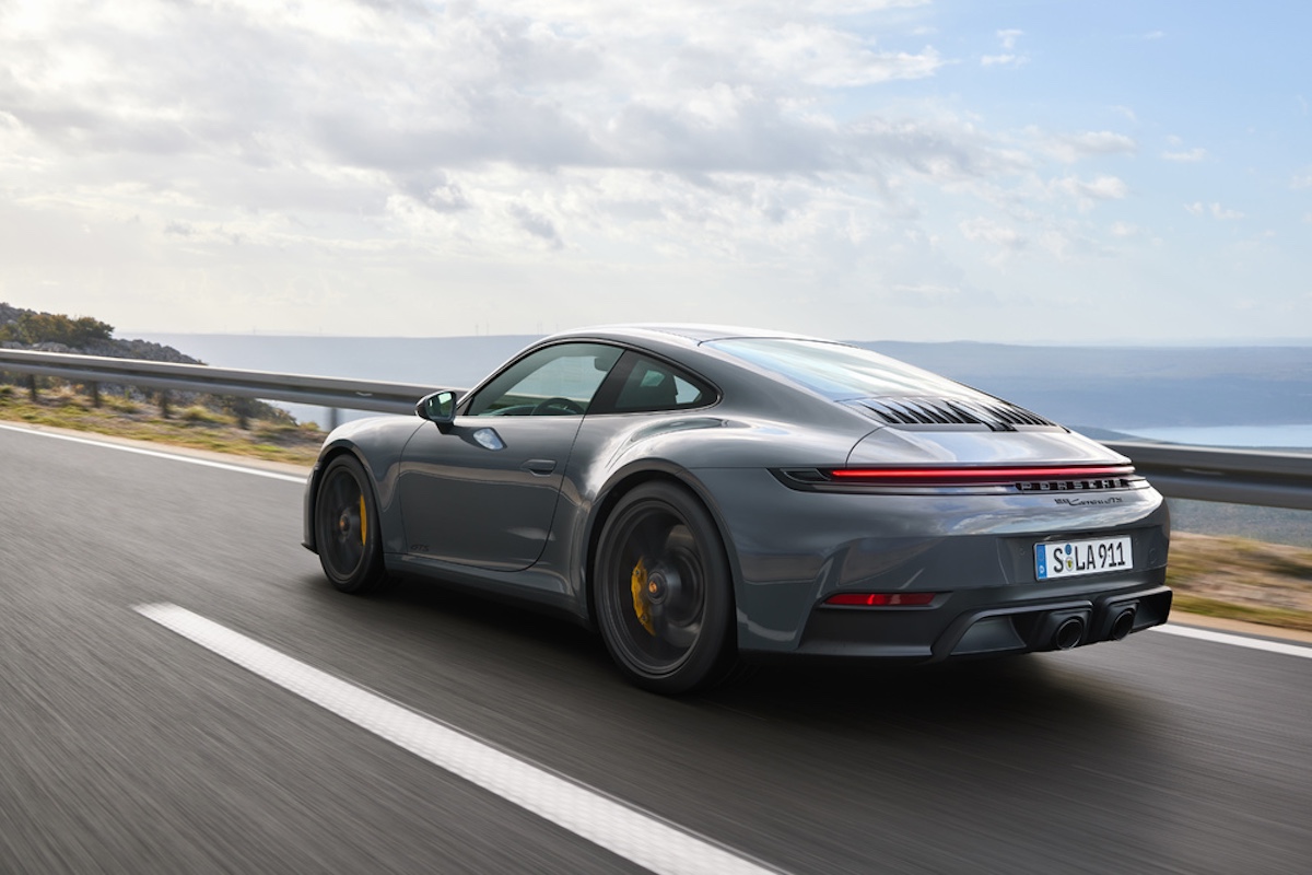 Porsche presenta le nuove 911 Carrera GTS e 911 Carrera con il T-Hybrid Porsche presenta le nuove 911 Carrera GTS e 911 Carrera con il T-Hybrid