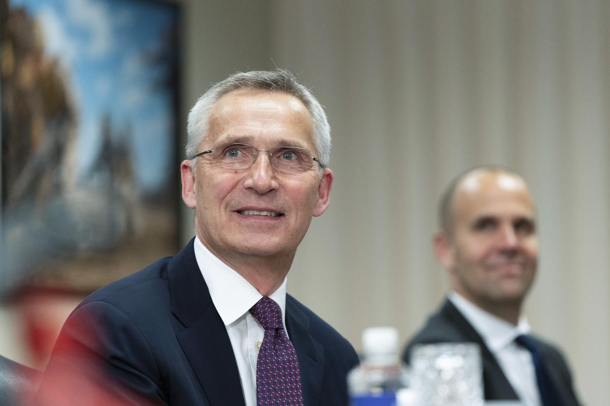 Nato, Putin: “Stoltenberg era diverso”. Sospetti sul passato da spia del Kgb