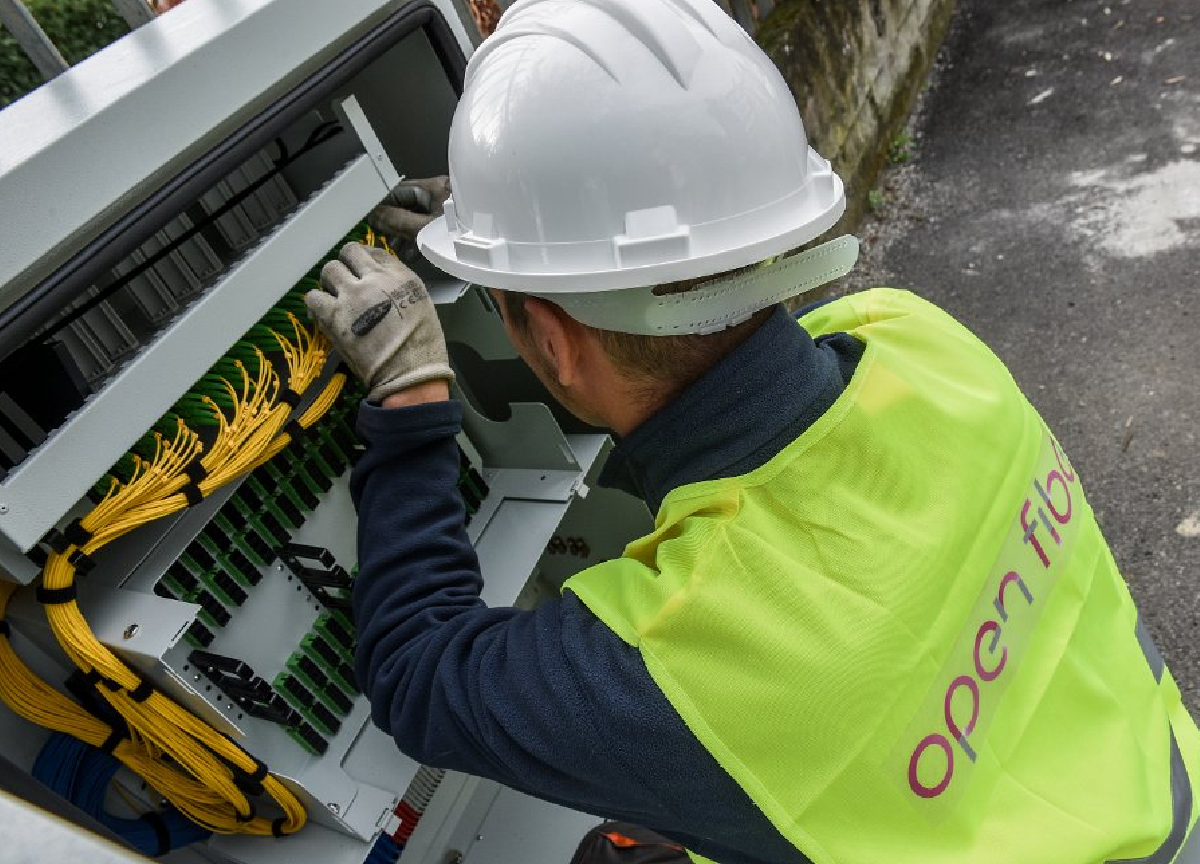 Open Fiber: al via la partnership con TIM per dare copertura alle aree bianche Open Fiber: al via la partnership con TIM per dare copertura alle aree bianche
