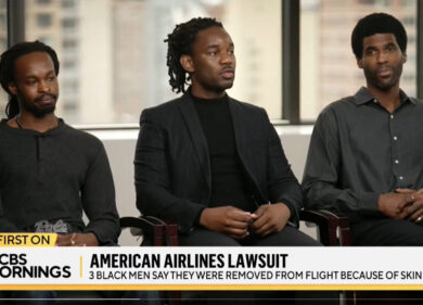 “Puzzate, scendete”. Tre afroamericani fanno causa all’American Airlines
