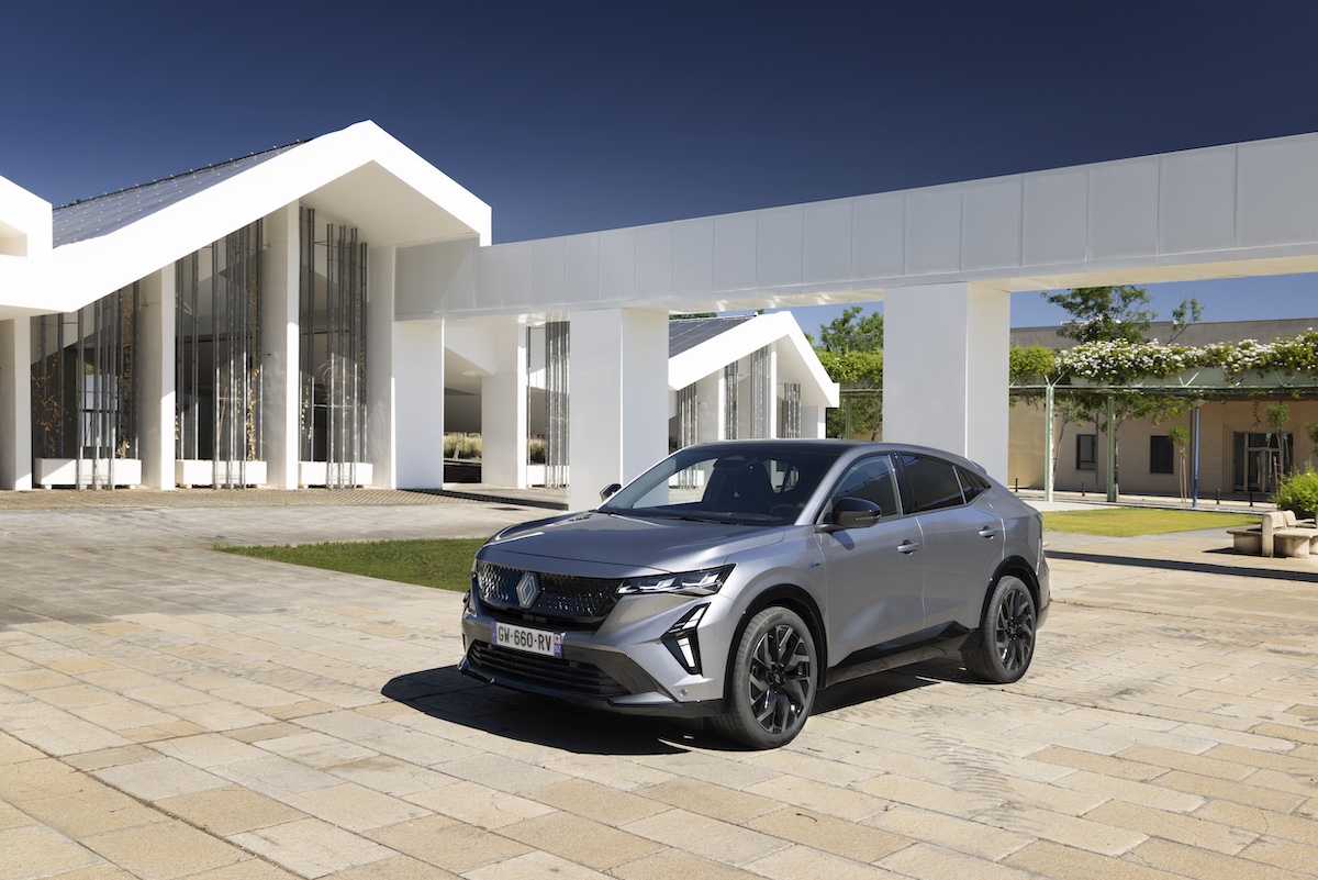 Renault Rafale: l’ibrido high-tech che ridefinisce il SUV coupé nel segmento D