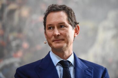 John Elkann: “Da piccoli subivamo violenze fisiche da nostra madre Margherita”