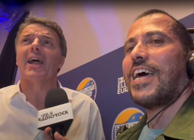 Matteo Renzi si scatena e canta “Terra promessa” di Eros Ramazzotti