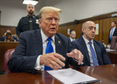 Chi è Stormy Daniels, infanzia di povertà e abusi. Ora ha inguaiato Trump