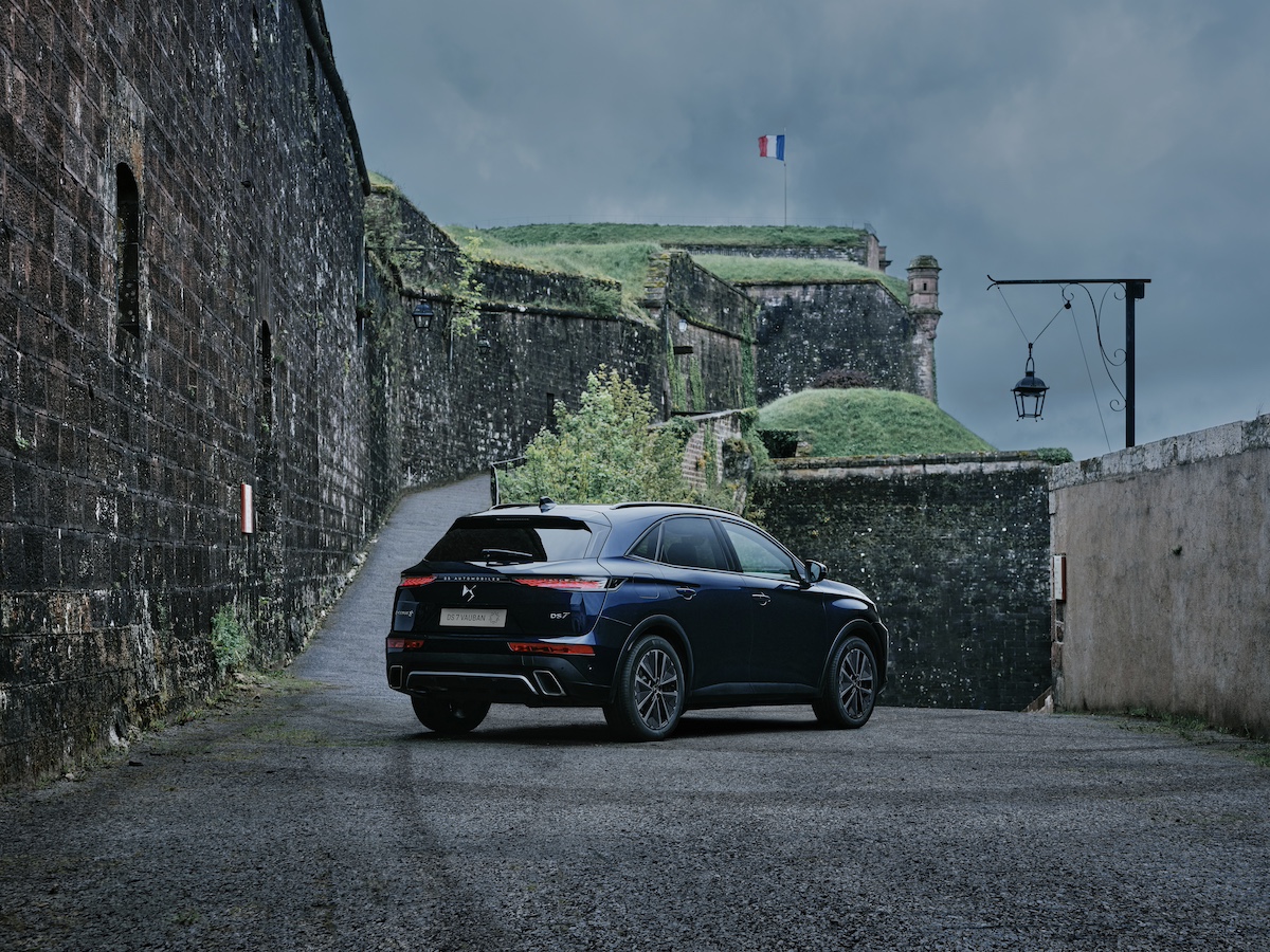 DS 7 VAUBAN: eleganza e sicurezza al top nel SUV premium DS 7 VAUBAN: eleganza e sicurezza al top nel SUV premium