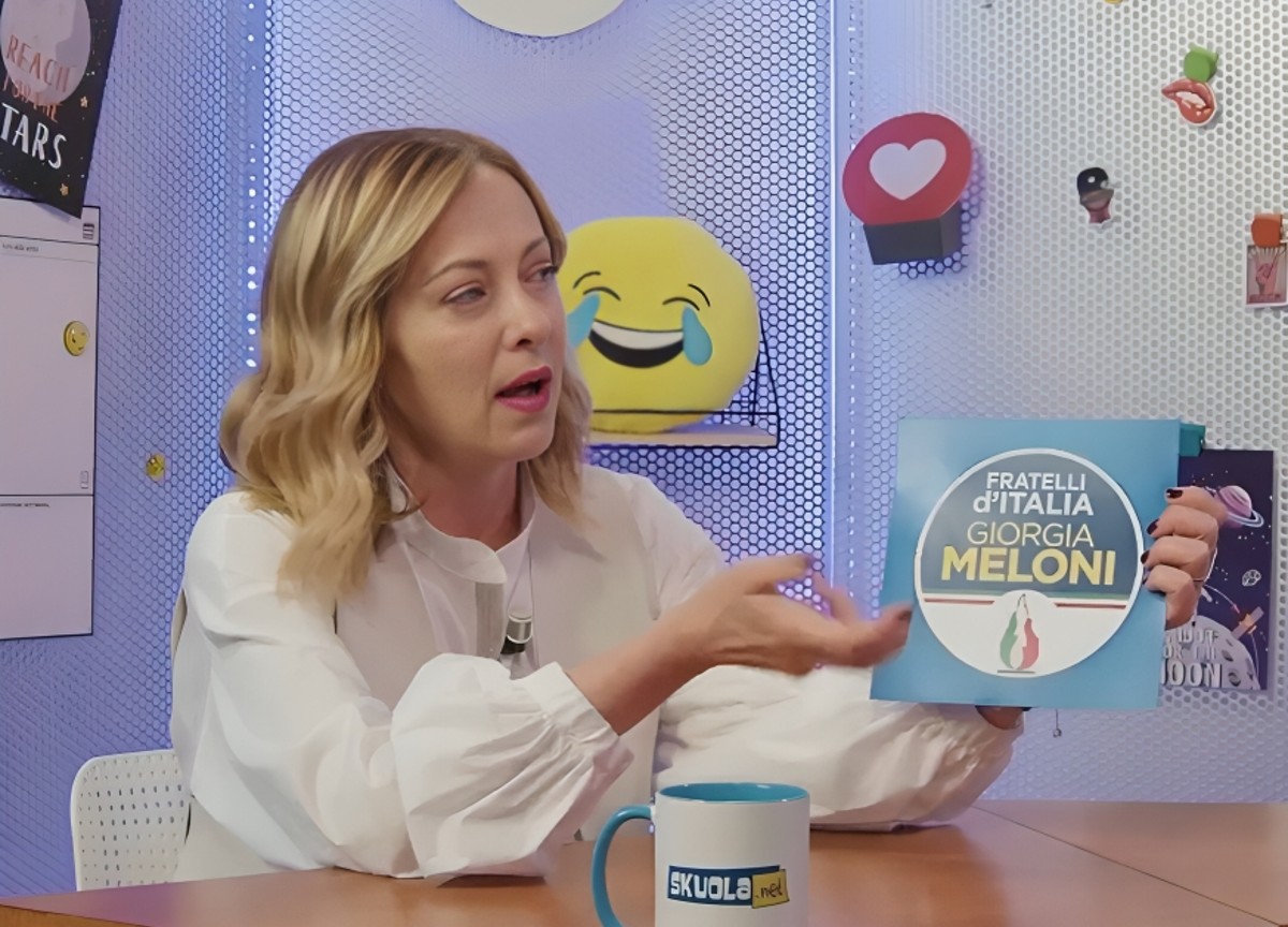 Europee, Meloni: “Fiamma tricolore? In continuità con Msi e An” Europee, Meloni: “Fiamma tricolore? In continuità con Msi e An”