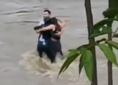 Friuli, tre ragazzi dispersi nel fiume Natisone. L’abbraccio prima della piena