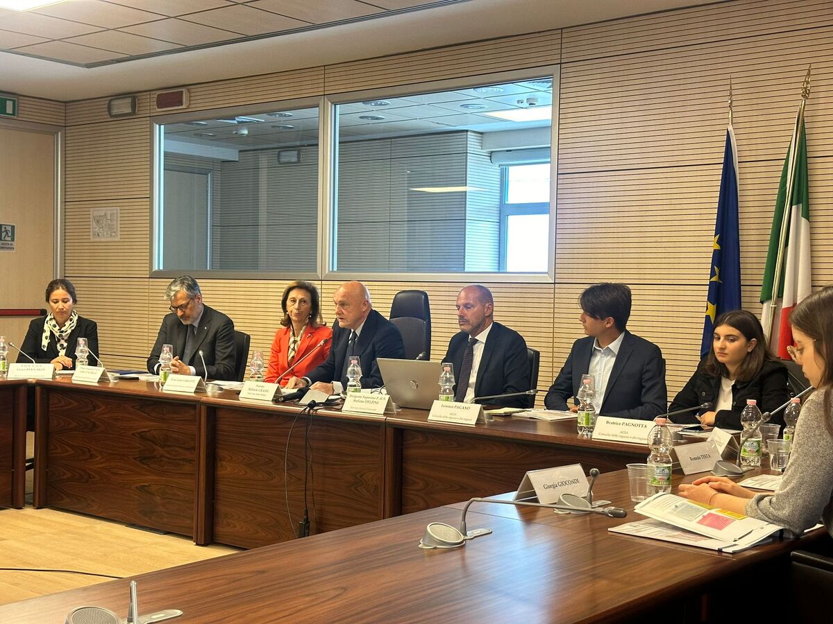 Violenza genere, giovani consapevoli: il 33% ha partner possessivo. Report