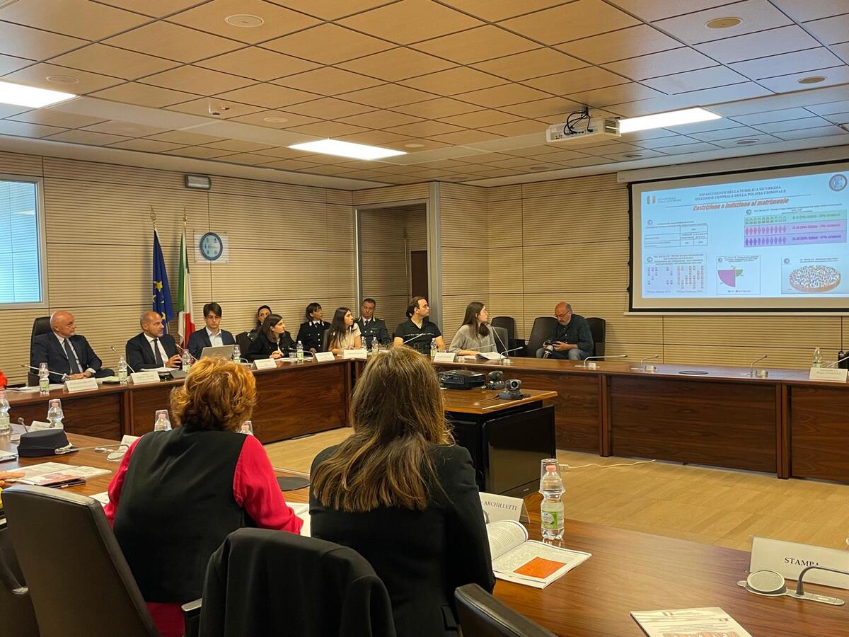 Violenza genere, giovani consapevoli: il 33% ha partner possessivo. Report