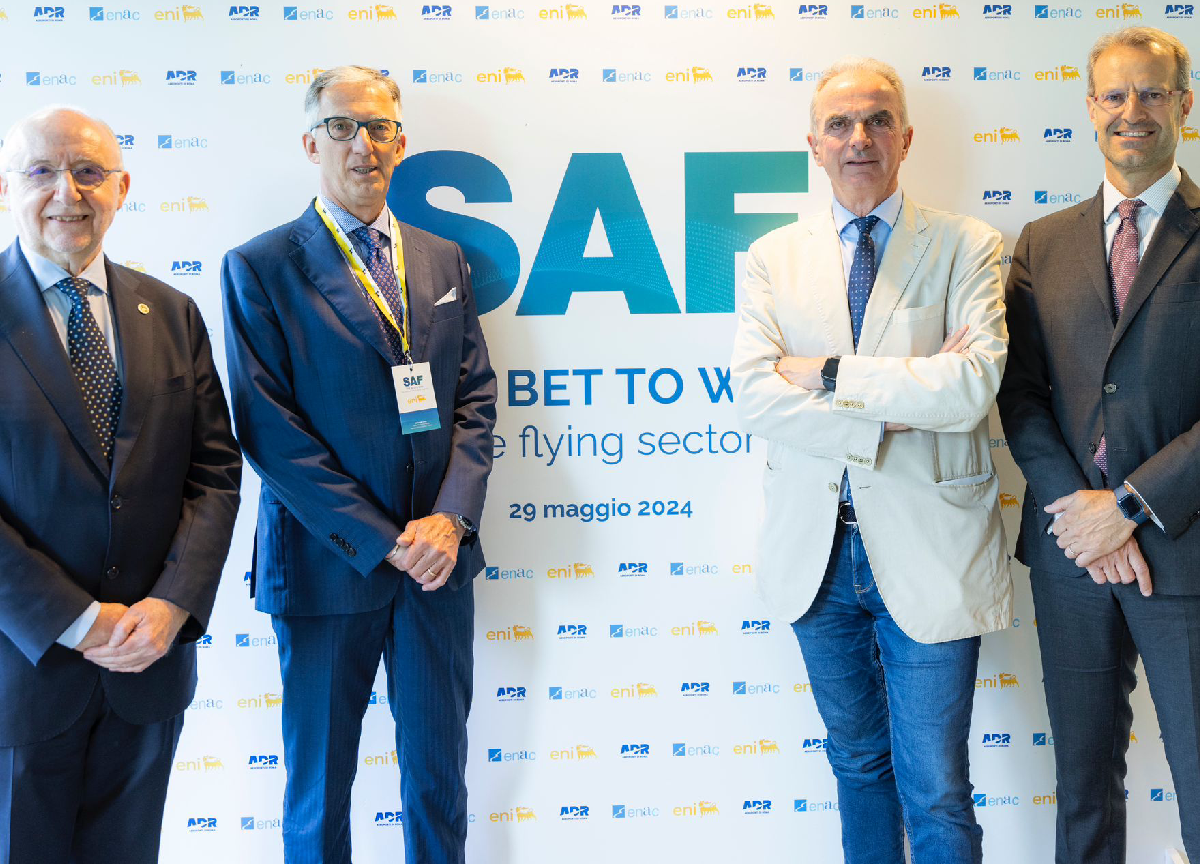 Eni, ENAC e ADR insieme per la decarbonizzazione del trasporto aereo Eni, ENAC e ADR insieme per la decarbonizzazione del trasporto aereo