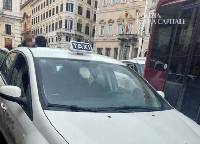 A Roma riesplode la guerra dei taxi: “Tariffa minima a 12 euro è una stangata”