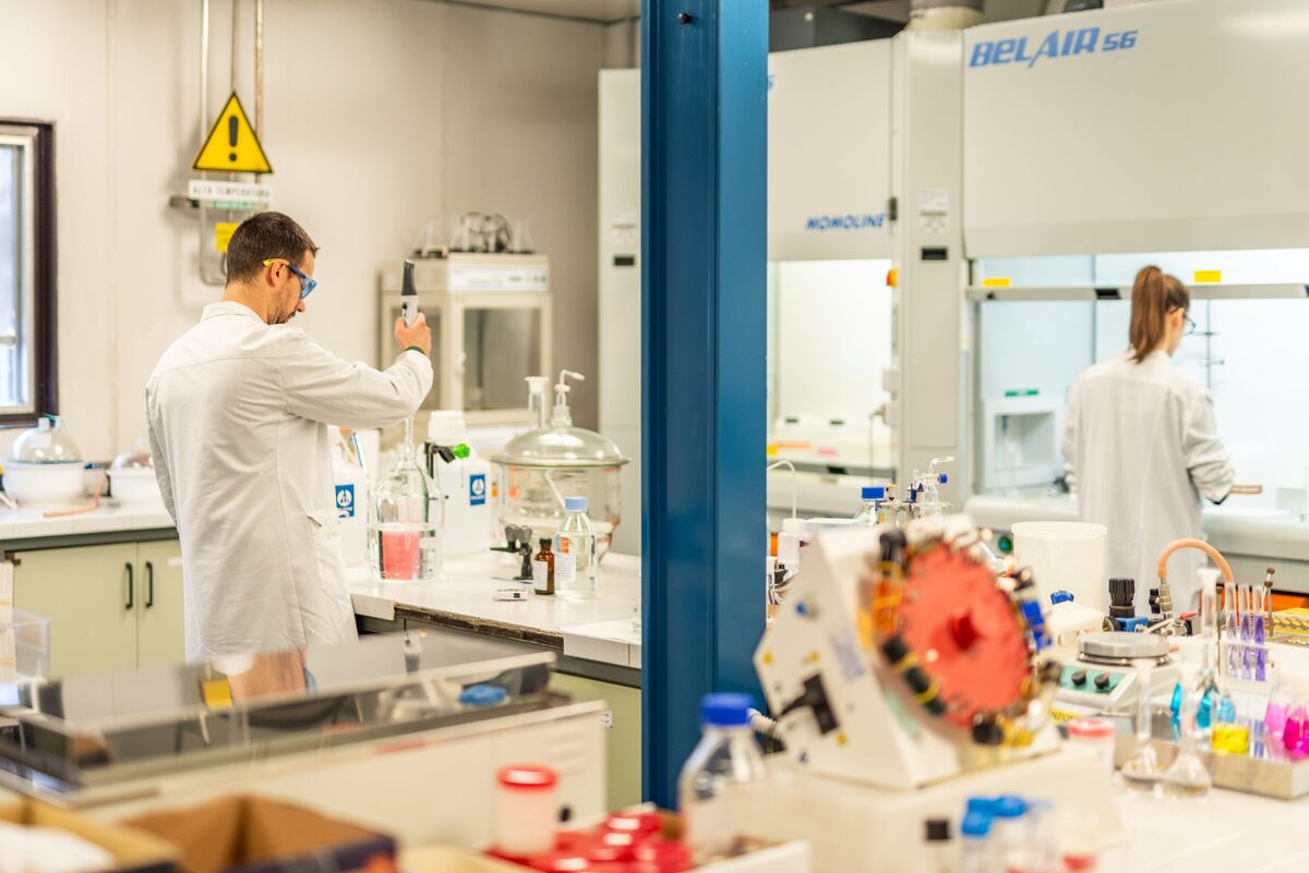 Fidia, accordo con Sanofi per l’acquisizione di farmaci etici