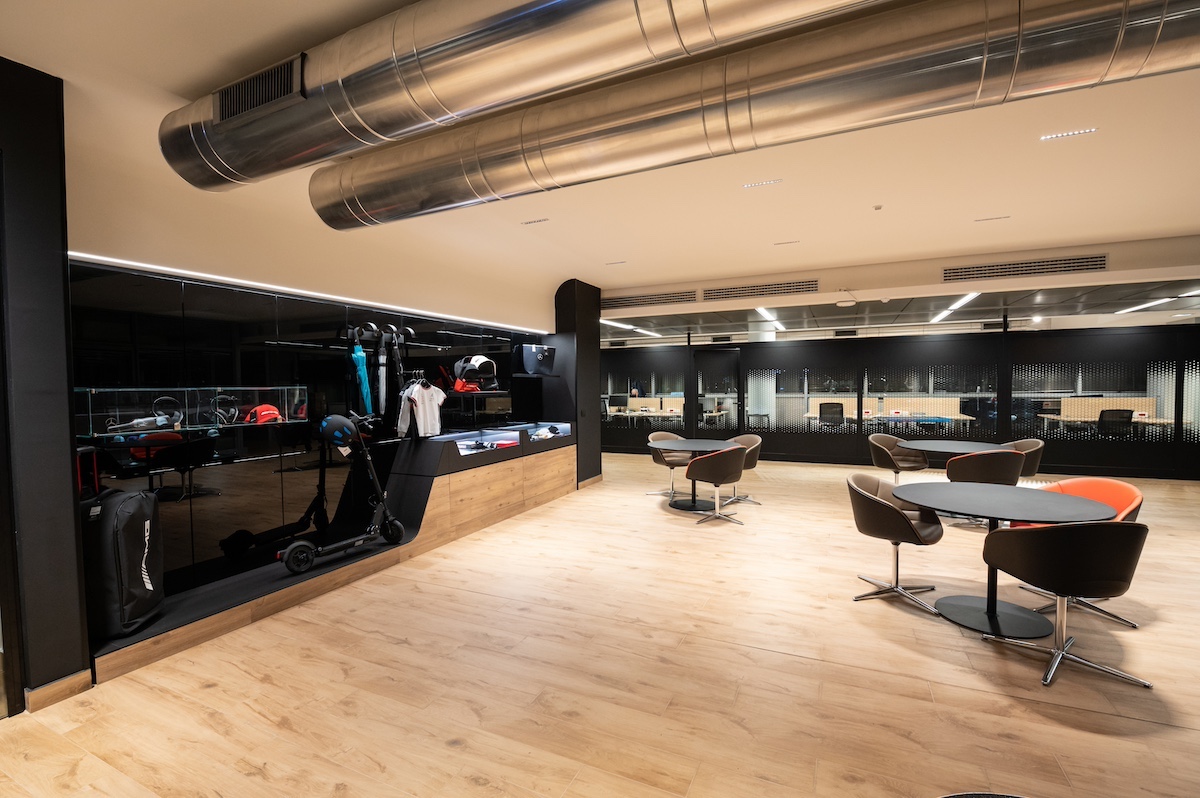 Mercedes-Benz rivoluziona gli showroom per un’esperienza omnichannel