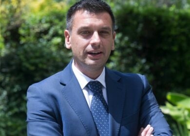 “Stasera Italia estate” a Poletti: Mediaset è stufa di Bianca Berlinguer?