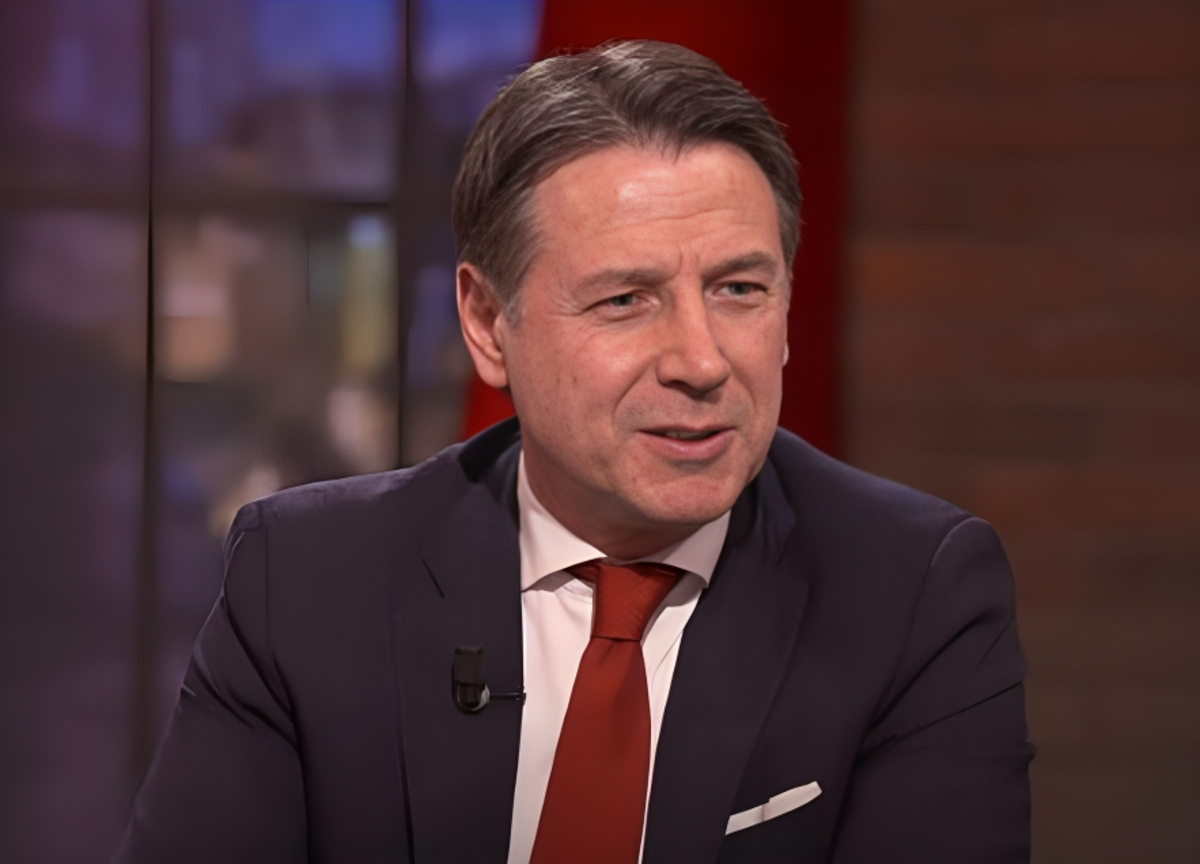 M5s, ultimo comizio-show di Conte: ma ci sarà una sedia vuota. Grillo sparito