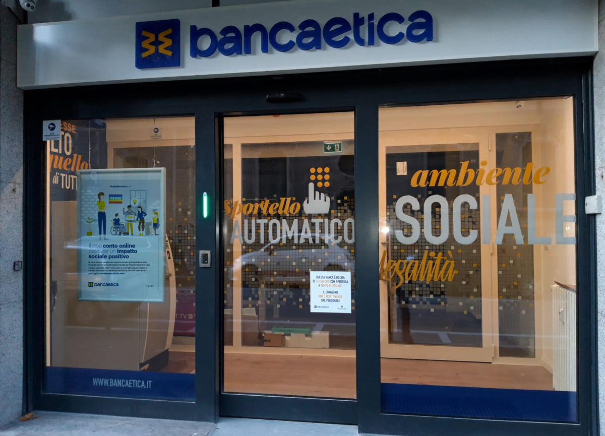 La Banca Etica compie 25 anni: il compleanno della filiale al Monk di Roma La Banca Etica compie 25 anni: il compleanno della filiale al Monk di Roma