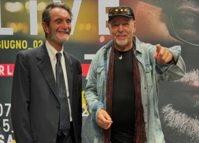 Vasco Rossi a San Siro premiato da Attilio Fontana