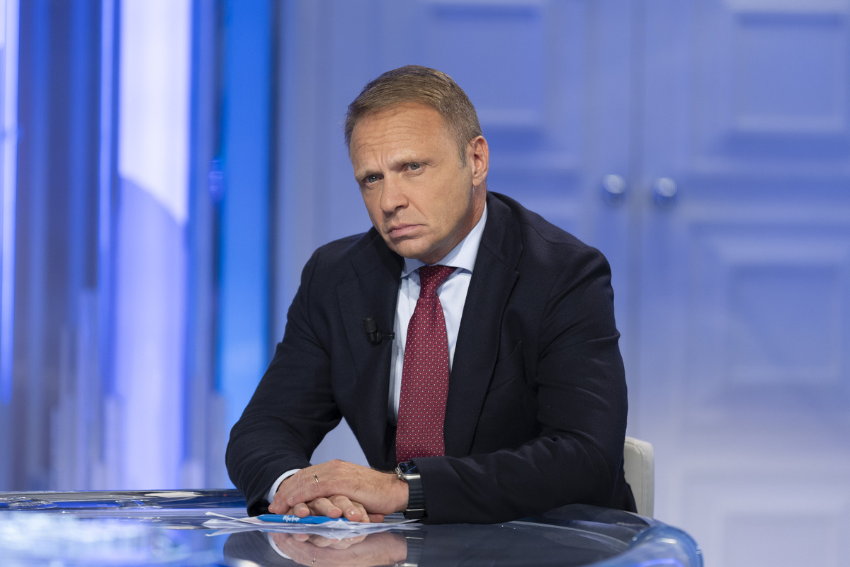 Lollobrigida, imbarazzo per il portavoce: “Quell’ebreo di Gad Lerner” Lollobrigida, imbarazzo per il portavoce: “Quell’ebreo di Gad Lerner”
