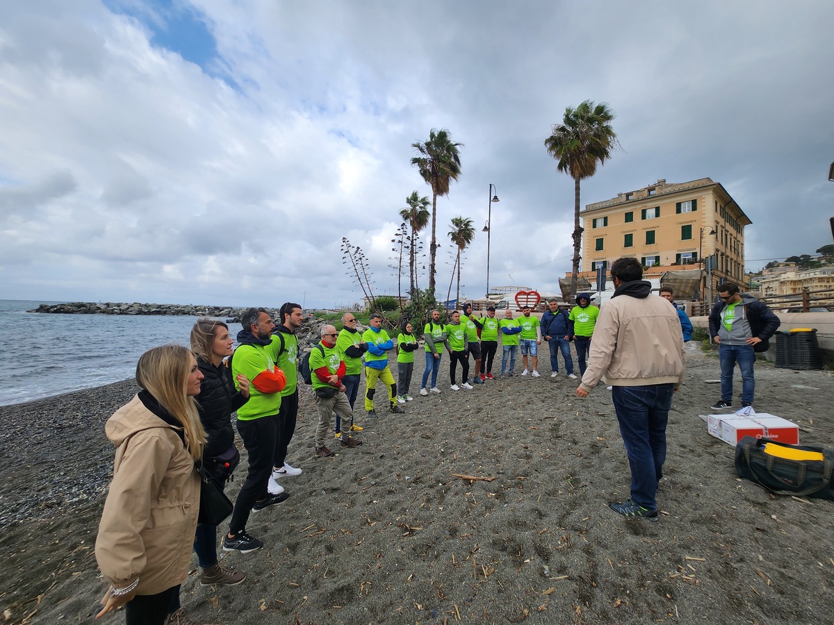 Sacchi e Worldrise: iniziative di beach cleaning sulle spiagge liguri Sacchi e Worldrise: iniziative di beach cleaning sulle spiagge liguri