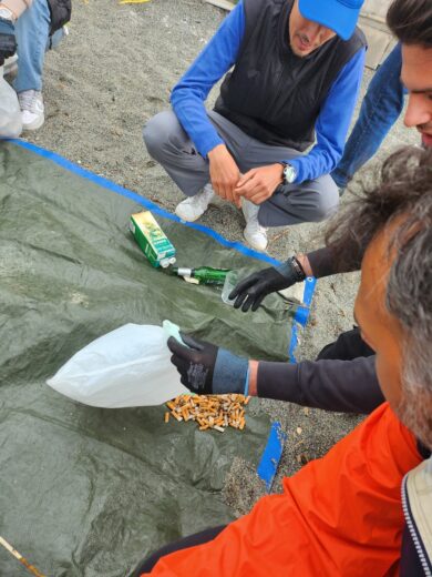 Sacchi e Worldrise: iniziative di beach cleaning sulle spiagge liguri
