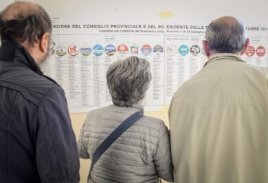 Europee: la solita Italia da barzelletta: scrutatori, boom di rinunce